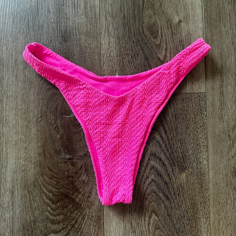 Bikini bottom Brazilian high leg